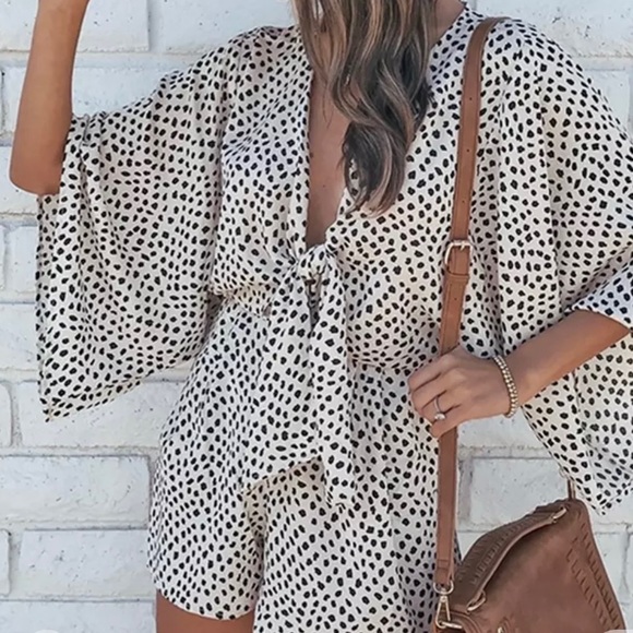 Wide leg romper. - Picture 3 of 4